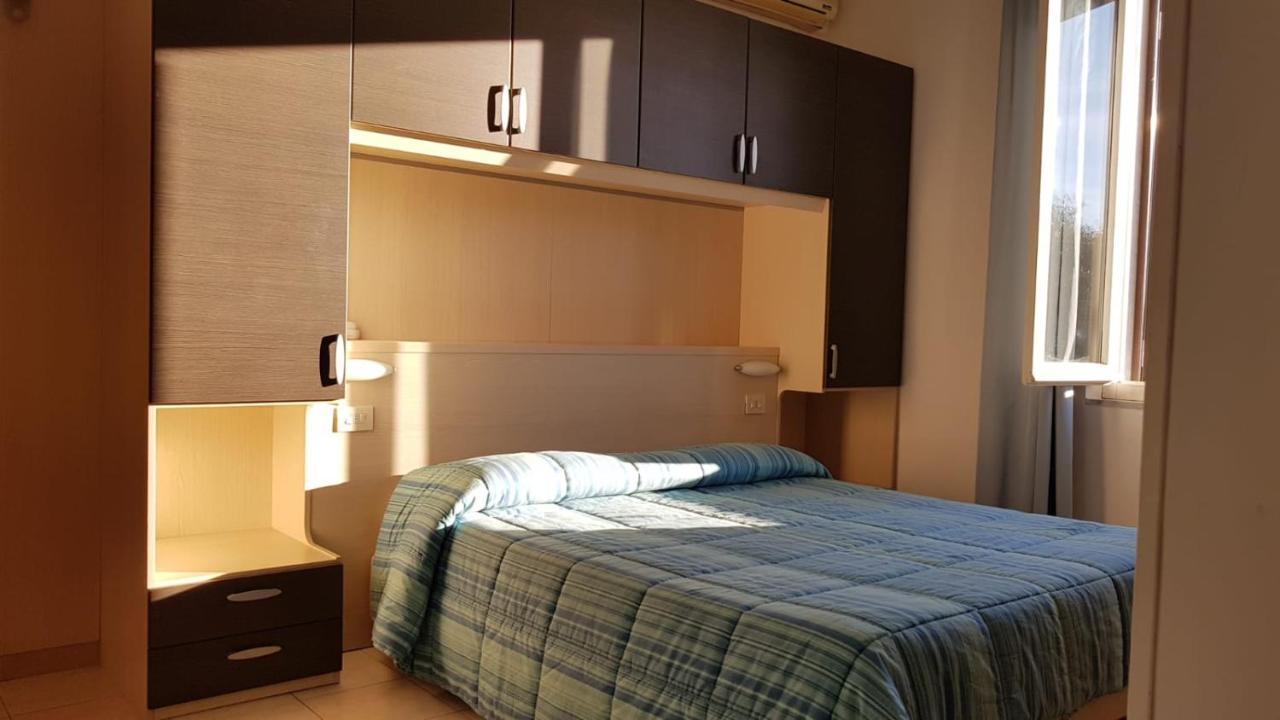 Hotel Patrizia Марина-ді-Масса Екстер'єр фото
