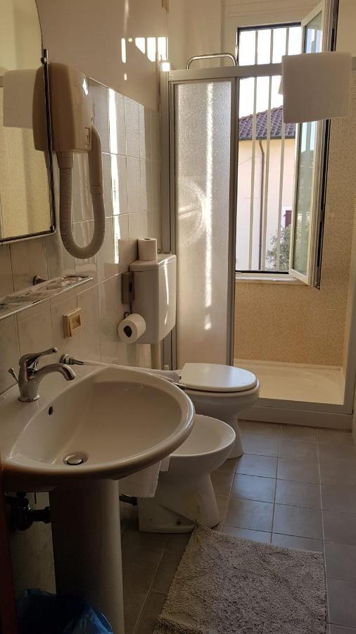 Hotel Patrizia Марина-ді-Масса Екстер'єр фото